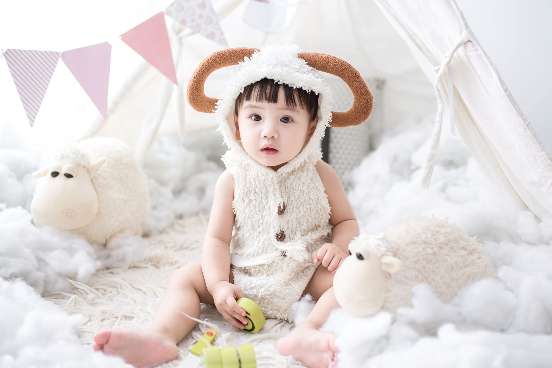 3 criterii esențiale în alegerea hainelor pentru bebeluși