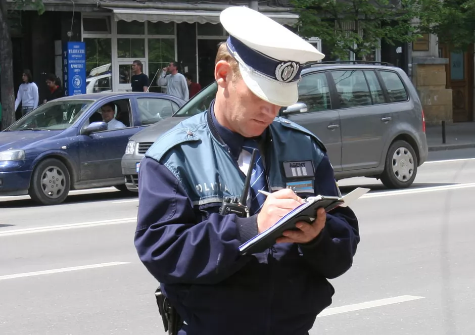 Cod Rutier 2025: Șoferii riscă amenzi de peste 4.000 de lei pentru această abatere