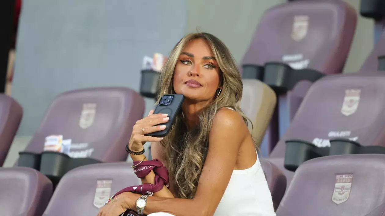 Diana Munteanu a captat toate privirile într-o apariție în alb la meciul Rapid – CFR Cluj