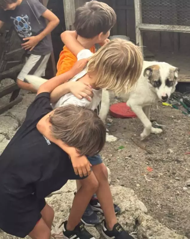 Adela Popescu explică de ce refuză să posteze imagini cu copiii ei: „E o alegere conștientă, pentru binele lor”