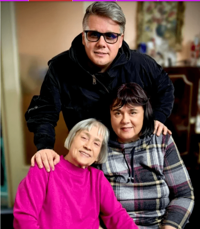 Fuego, moment plin de emoție lângă mama și bunica lui: „Ele îmi sunt parte din inimă”