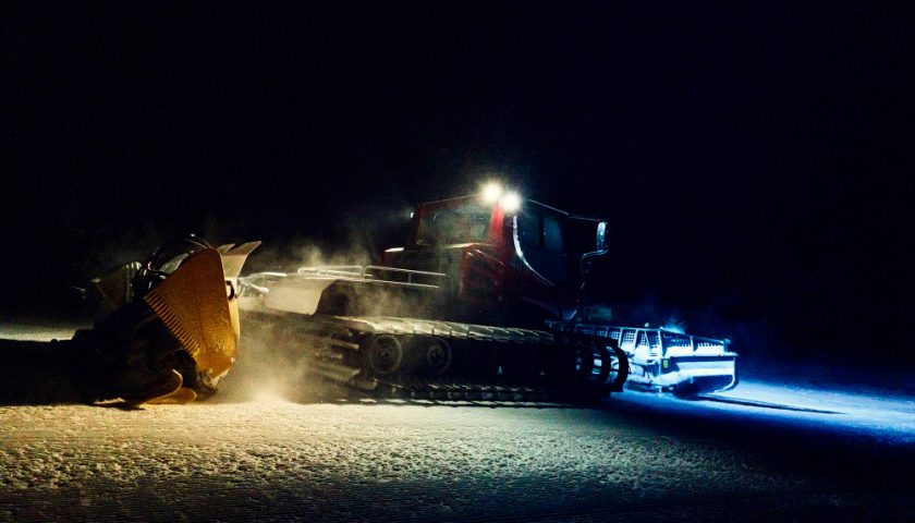 Unde se montează corect proiectoarele de lucru auto