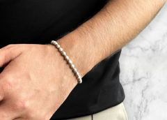 Cum alegi o brățară cu pietre semiprețioase în funcție de stilul tău vestimentar