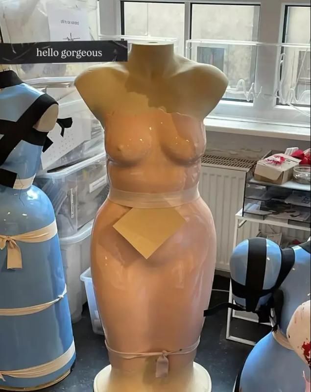 Rochia spectaculoasă purtată de Heidi Klum la Premiile Grammy 2026. De ce nu a putut sta jos nici măcar un minut