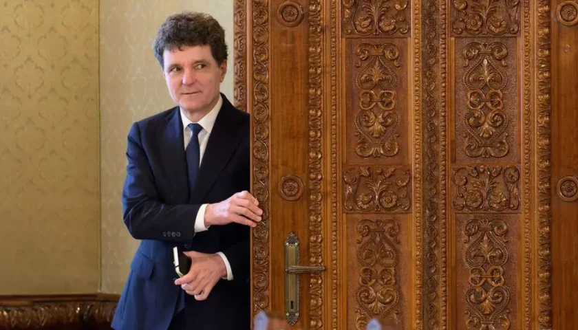 De ce întârzie Nicușor Dan schimbările la șefia serviciilor secrete. Ludovic Orban: „Mi se pare cam împachetat”
