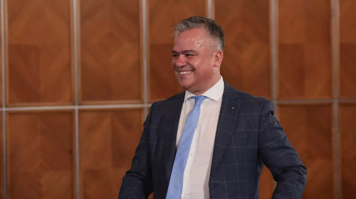 Adrian Veștea respinge presiunile venite din interiorul PNL și anunță că își continuă misiunea de a forma Guvernul