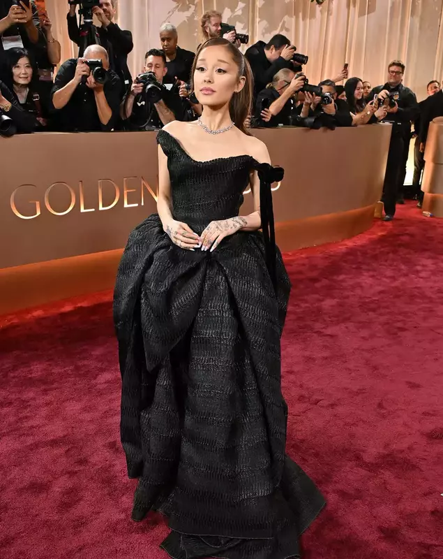 Ariana Grande ia o pauză după încheierea turneului „Eternal Sunshine”. Artista se retrage temporar din viața publică